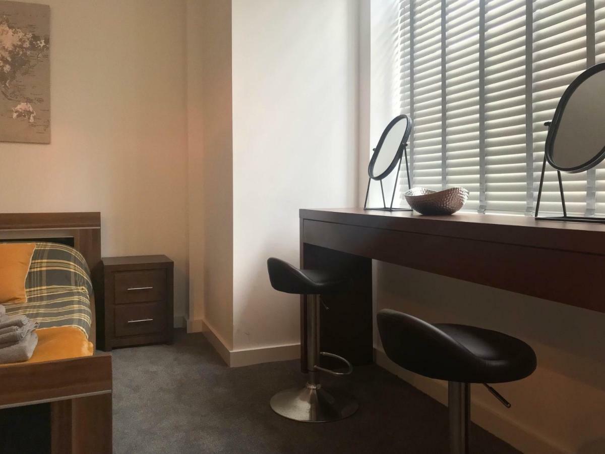 Luxury 1 Bed Apartment In City Centre With Parking Chester Exterior photo