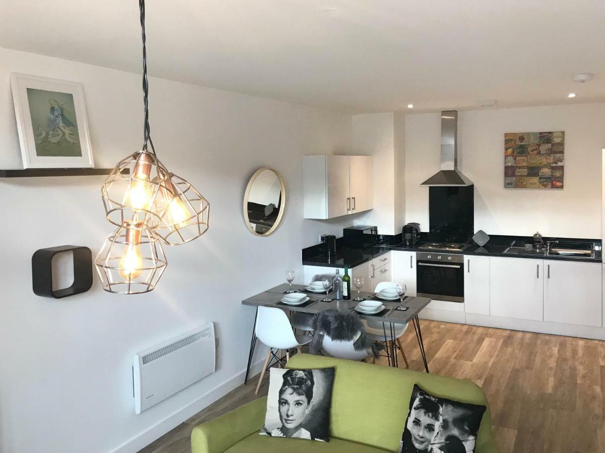 Luxury 1 Bed Apartment In City Centre With Parking Chester Exterior photo