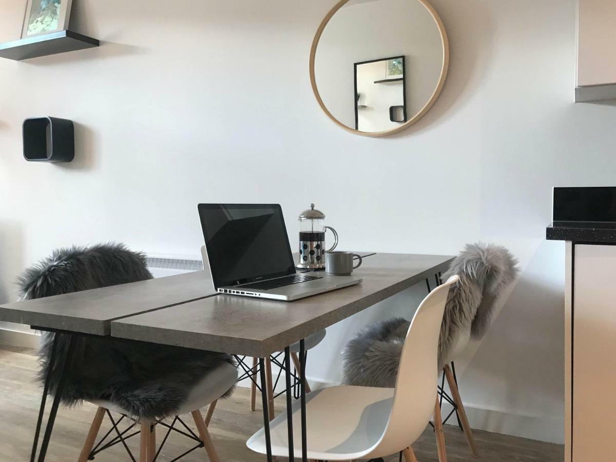 Luxury 1 Bed Apartment In City Centre With Parking Chester Exterior photo